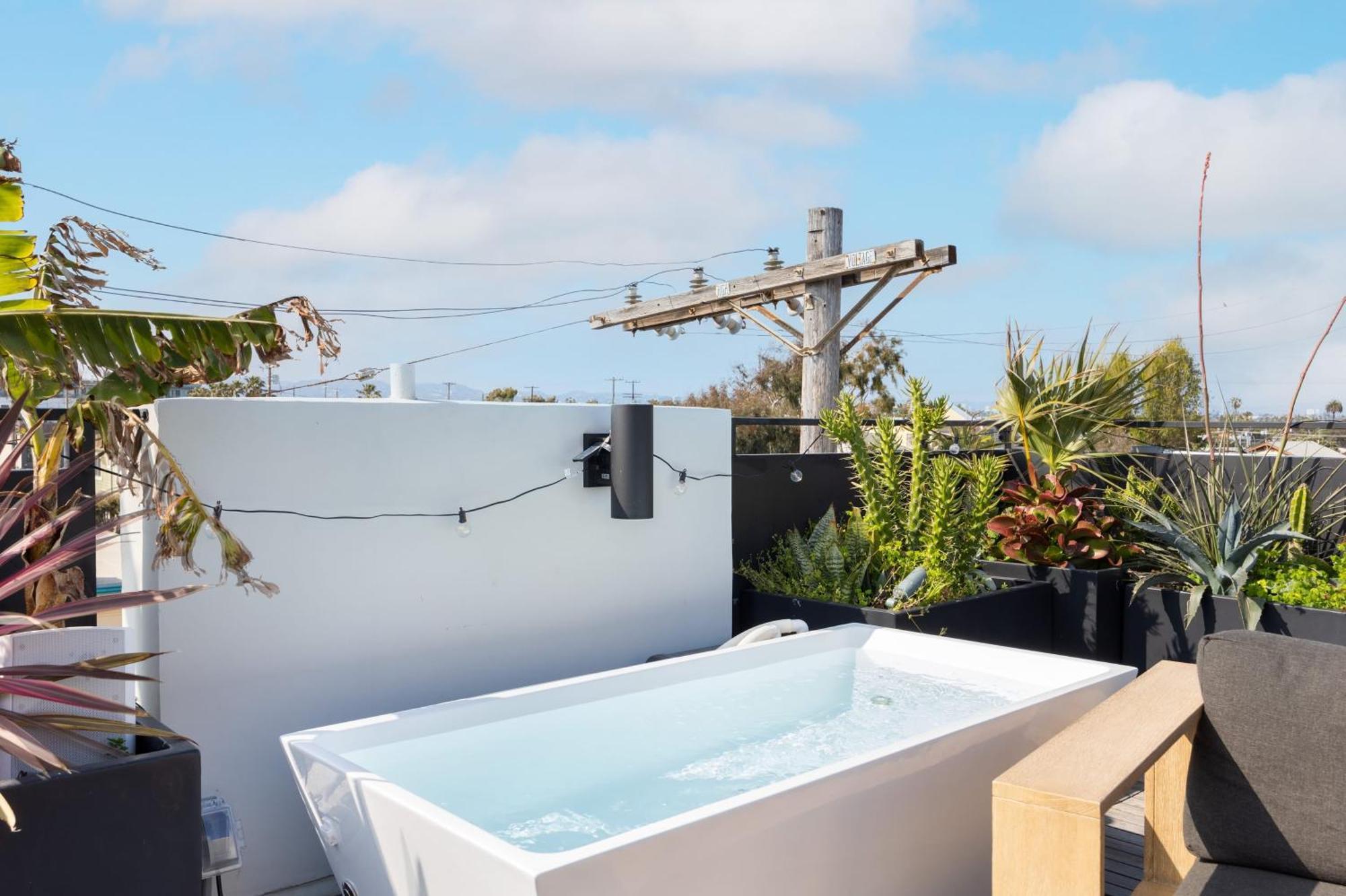 Venice View By Avantstay Walk To Venice Rooftop Ice Bath Luxe Design Los Angeles